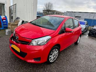 Vaurioauto  passenger cars Toyota Yaris 1.3 VVT-i Aspiration AUTOMAAT BJ 2012 155.637 KM 2012/3