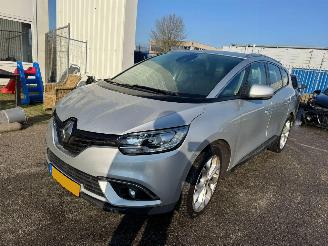 skadebil auto Renault Scenic 1.4 TCe Zen 7p. 2018/7