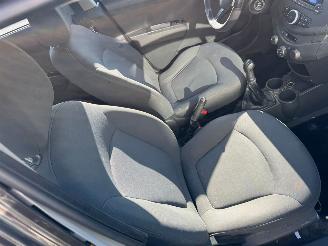 Chevrolet Spark 1.0 16V L picture 12