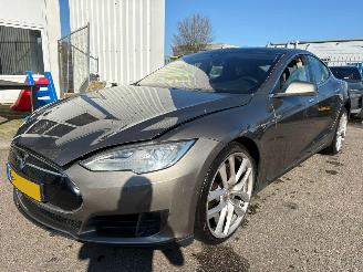 Vaurioauto  passenger cars Tesla Model S 85D Base 2015/8