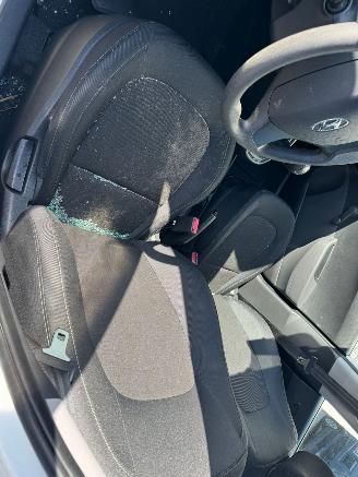 Hyundai I-10 1.0i i-Drive picture 17