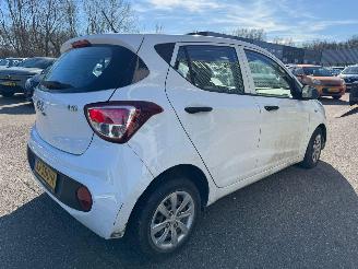 Hyundai I-10 1.0i i-Drive picture 2