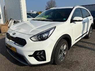 krockskadad bil auto Kia Niro 1.6 AUTOMAAT GDi Hybrid DynamicLine 2021/6