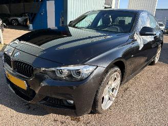 skadebil auto BMW 3-serie 318i AUTOMAAT M Sport Edition 2018/11