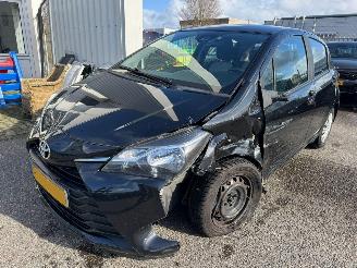 krockskadad bil auto Toyota Yaris 1.0 VVT-i Comfort 2018/2