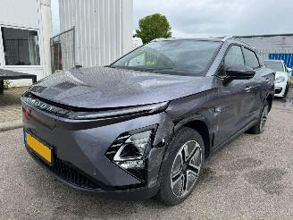 damaged passenger cars Omoda 5 EV Premium 61 kWh 2025/8