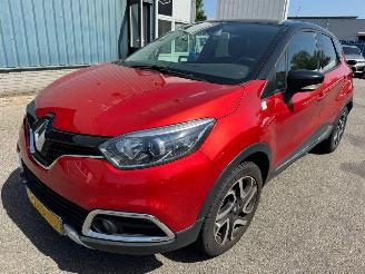 damaged passenger cars Renault Captur 0.9 TCe Helly Hansen 2015/1
