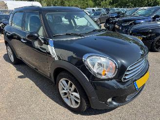 damaged passenger cars Mini Countryman One 2012/10