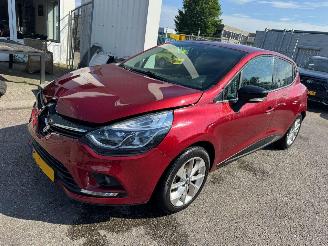 Unfallwagen Renault Clio 0.9 TCe Limited 2016/11