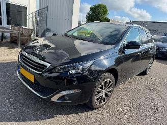 skadebil auto Peugeot 308 SW 1.2 AUTOMAAT  PureTech Blue Lease Premium 2016/12