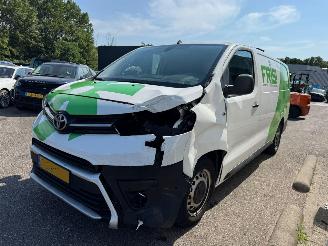 damaged commercial vehicles Toyota Proace Worker 2.0 D-4D Professional Long 2022/4