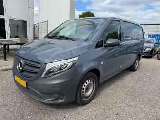 krockskadad bil bedrijf Mercedes Vito 110 CDI Functional Lang 2021/9