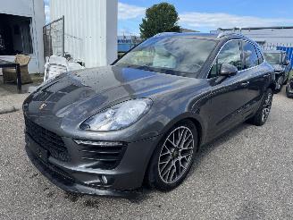krockskadad bil auto Porsche Macan 2.0 2017/10
