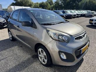 Schadeauto Kia Picanto 1.0 CVVT ISG Airco 2014/2