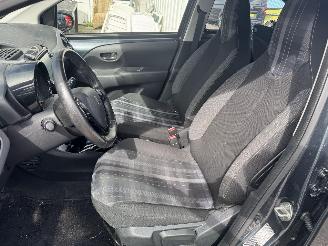 Peugeot 108 1.0 e-VTi Allure picture 10