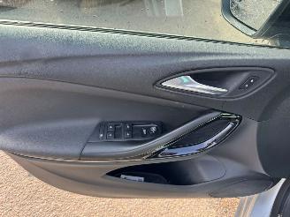 Opel Astra 1.2 Design & Tech picture 16