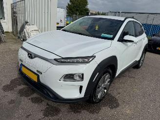 uszkodzony samochody osobowe Hyundai Kona EV Limited 64 kWh 2020/12