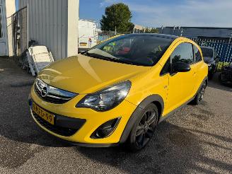 uszkodzony samochody osobowe Opel Corsa 1.4-16V Color Edition 2013/3