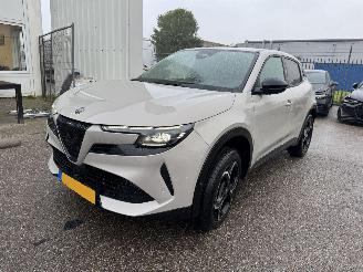 krockskadad bil auto Alfa Romeo Junior 1.2 Turbo Hybrid Ibrida Ti AUTOMAAT 2026/3