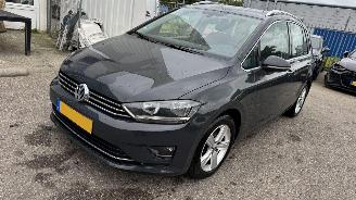 Damaged car Volkswagen Golf Sportsvan 1.6 TDI Highline 2014/8