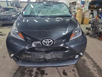 Vrakbiler auto Toyota Aygo Aygo (B40), Hatchback, 2014 1.0 12V VVT-i 2016/11