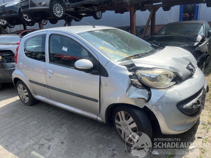 Peugeot 107 107, Hatchback, 2005 / 2014 1.0 12V