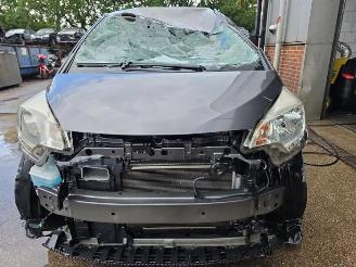 Coche siniestrado Toyota Verso S Verso S, MPV, 2010 / 2016 1.33 16V Dual VVT-I 2011/11