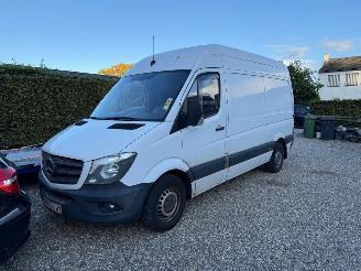 krockskadad bil bedrijf Mercedes Sprinter SPRINTER 319 CDI 3.0 V6 AIRCO 2015/11