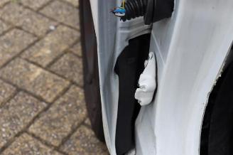 Peugeot 108 108, Hatchback, 2014 1.0 12V picture 29