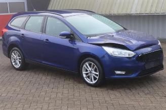 Vrakbiler auto Ford Focus Focus 3 Wagon, Combi, 2010 / 2020 1.0 Ti-VCT EcoBoost 12V 125 2017/4