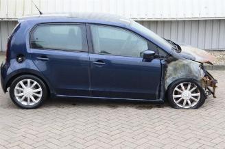 Vrakbiler auto Volkswagen Up! Up! (121), Hatchback, 2011 1.0 12V 60 2014/3