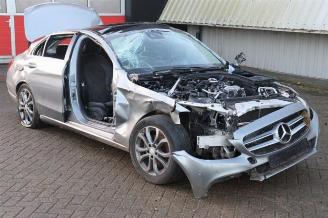 Vrakbiler auto Mercedes C-klasse C (W205), Sedan, 2013 / 2021 C-180 1.6 16V 2015/3