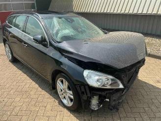 Coche siniestrado Volvo V-60 V60 I (FW/GW), Combi, 2010 / 2018 1.6 T3 16V 2012