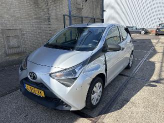 skadebil auto Toyota Aygo 1.0 VVT-I X-FUN 2021/8