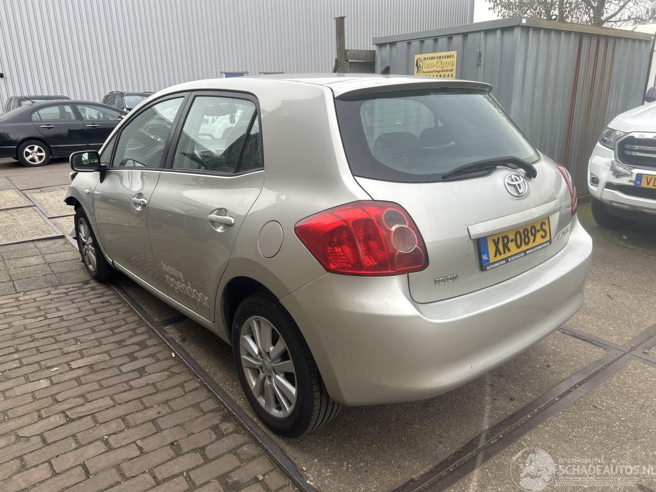 Toyota Auris 1.4 D-4D TERRA