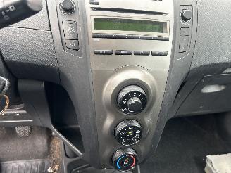 Toyota Yaris 1.0 VVTI ACCES picture 9