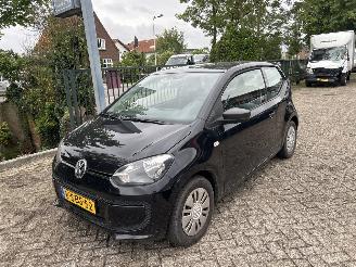 Damaged car Volkswagen Up! 1.0 EASY UP 2013/10