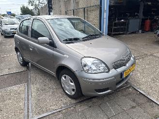 Coche accidentado Toyota Yaris 1.3  16V    VVT-I 2004/5