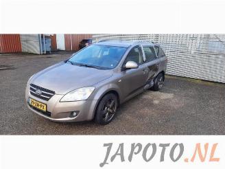 Uttjänta bilar auto Kia Cee d Cee'd Sporty Wagon (EDF), Combi, 2007 / 2012 2.0 16V 2008/4