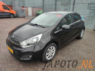 Coche siniestrado Kia Rio Rio III (UB), Hatchback, 2011 / 2017 1.2 CVVT 16V 2011/11