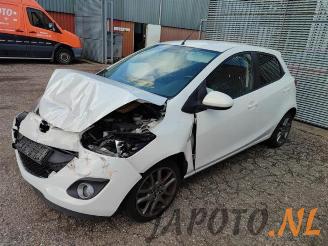 Uttjänta bilar auto Mazda 2 2 (DE), Hatchback, 2007 / 2015 1.3 16V MZR 2012/6