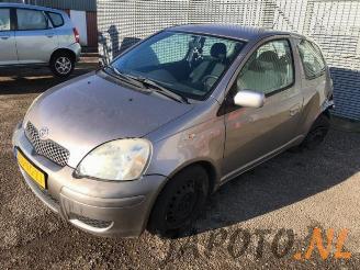 Coche siniestrado Toyota Yaris Yaris (P1), Hatchback, 1999 / 2005 1.3 16V VVT-i 2003/9