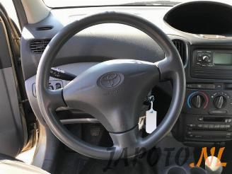 Toyota Yaris-verso  picture 14