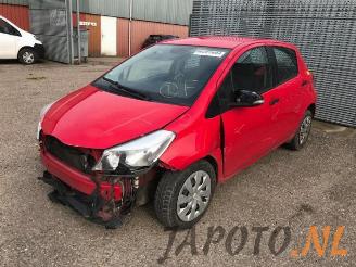 Vrakbiler auto Toyota Yaris Yaris III (P13), Hatchback, 2010 / 2020 1.4 D-4D-F 2013/11