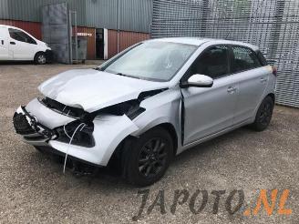 Coche siniestrado Hyundai I-20 i20 (GBB), Hatchback, 2014 / 2020 1.0 T-GDI 100 12V 2018/2