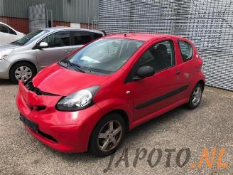 Salvage car Toyota Aygo Aygo (B10), Hatchback, 2005 / 2014 1.0 12V VVT-i 2006/7