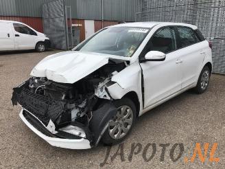 Vrakbiler auto Hyundai I-20 i20 (GBB), Hatchback, 2014 / 2020 1.2i 16V 2016/10