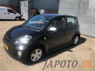 Vrakbiler auto Daihatsu Sirion Sirion 2 (M3), Hatchback, 2005 1.3 16V DVVT 2008/5