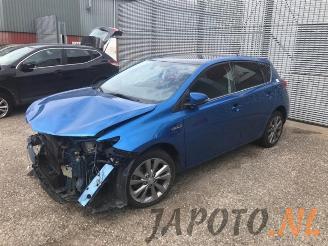 Coche siniestrado Toyota Auris Auris (E18), Hatchback 5-drs, 2012 / 2019 1.8 16V Hybrid 2014/3