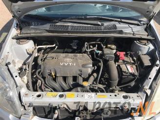 Toyota Yaris Yaris (P1), Hatchback, 1999 / 2005 1.3 16V VVT-i picture 9